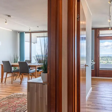 Trelleborgallee 104 *